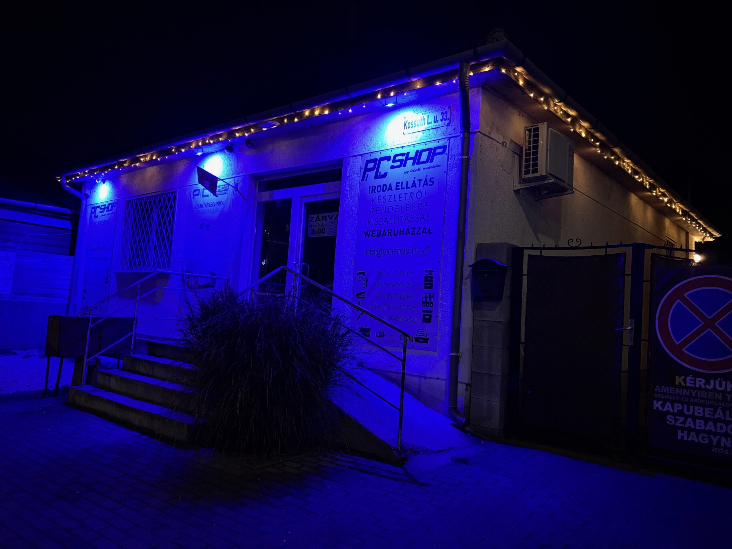 PiCi Shop - Decemberi díszvilágításban